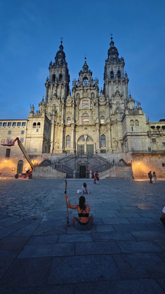 Entrevista peregrina Camino de Santiago Carlotta Anam Catedral de Santiago