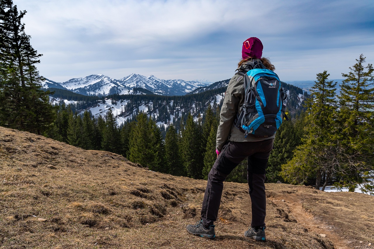 Qué Ropa Llevar al Camino de Santiago si Eres Mujer